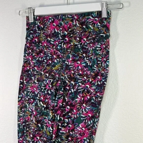 Lululemon Base Pace HR Tight 28"  Floral‎ Electric size 4 - Picture 3 of 9